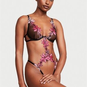 NWT Victorias Secret XL Ziggy Glam Black Floral Embroidery Unlined Cutout teddy